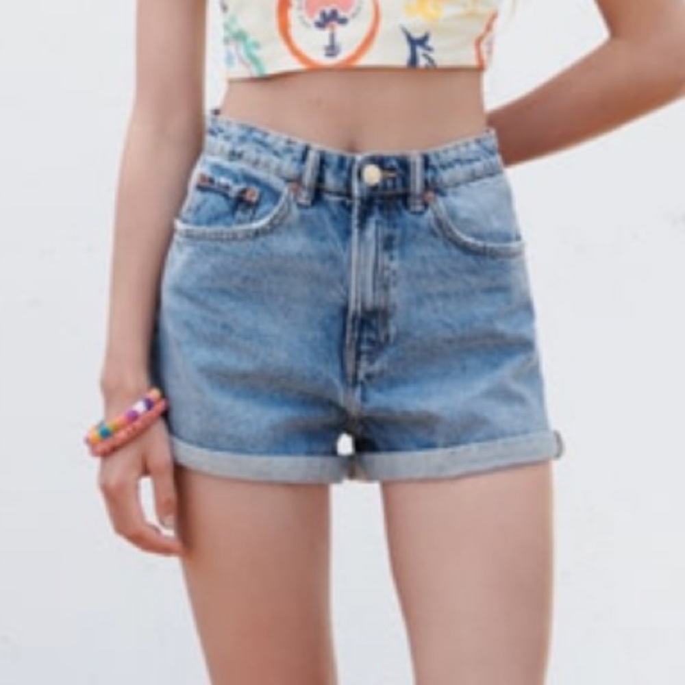 Mom Fit Roller Short | Denim | Size 2 / 26
